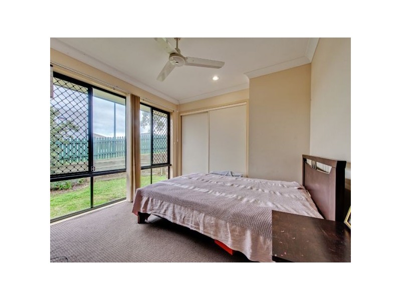 15 Oak Leaf Street, Springfield Lakes QLD 4300