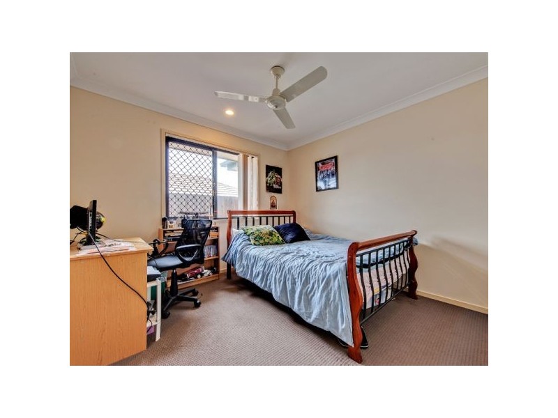 15 Oak Leaf Street, Springfield Lakes QLD 4300