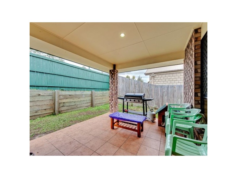 15 Oak Leaf Street, Springfield Lakes QLD 4300
