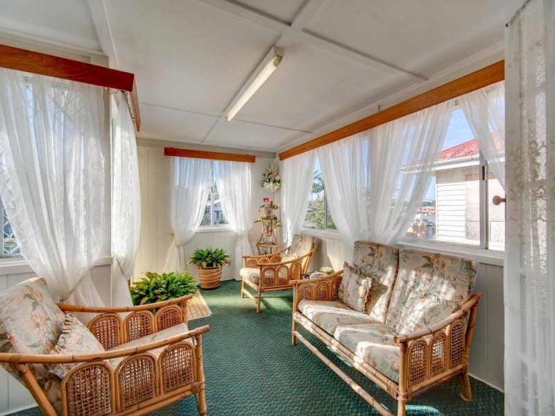 16 Crawford Avenue, Stafford QLD 4053