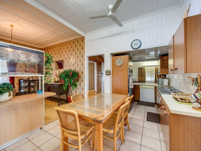 16 Crawford Avenue, Stafford QLD 4053