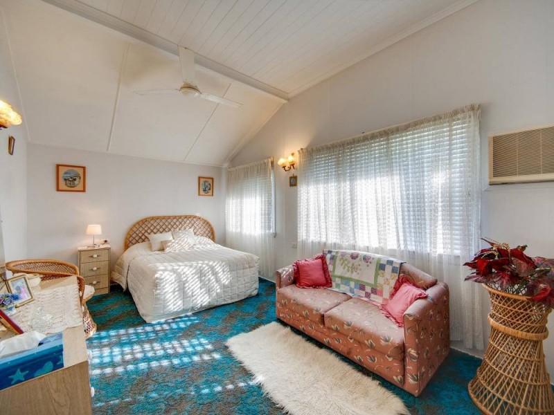 16 Crawford Avenue, Stafford QLD 4053