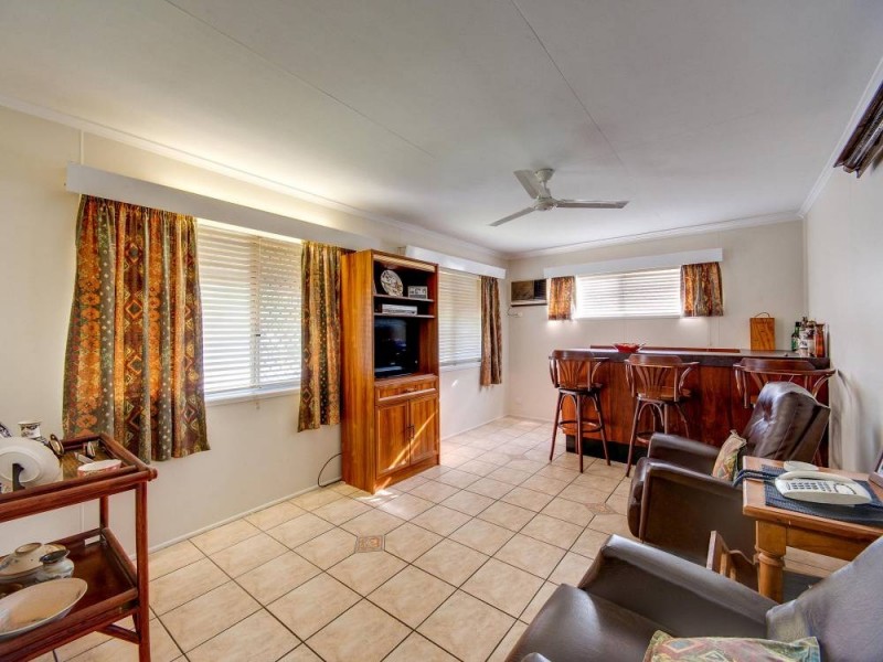 16 Crawford Avenue, Stafford QLD 4053