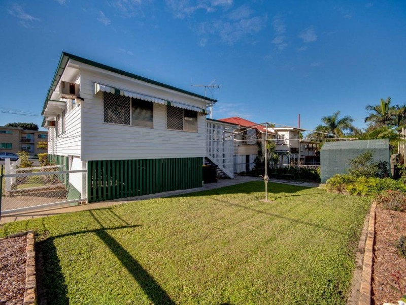 16 Crawford Avenue, Stafford QLD 4053