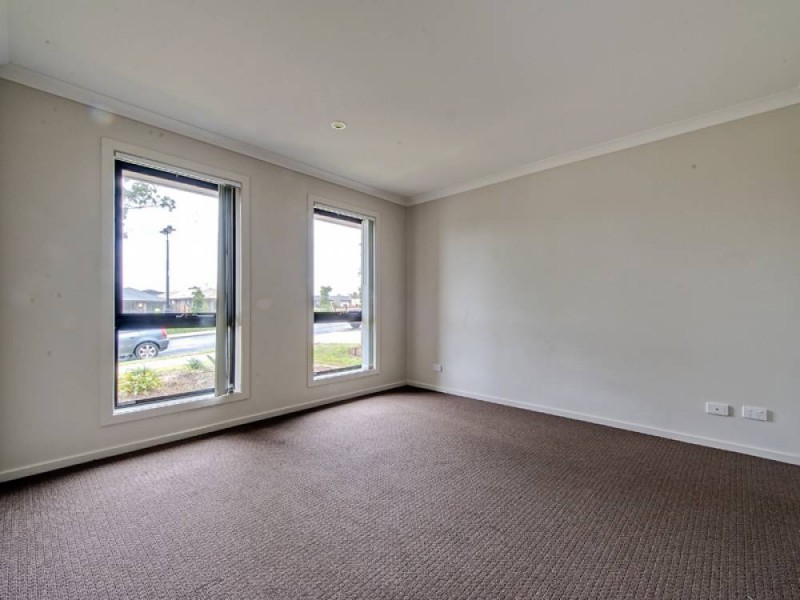 50 Glorious Promanade, Redbank Plains QLD 4301