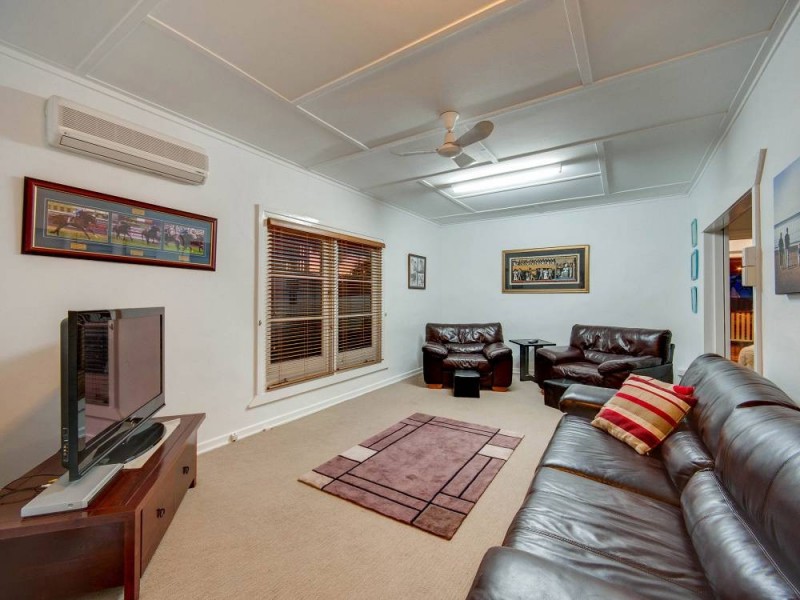 105 Main Avenue, Wavell Heights QLD 4012