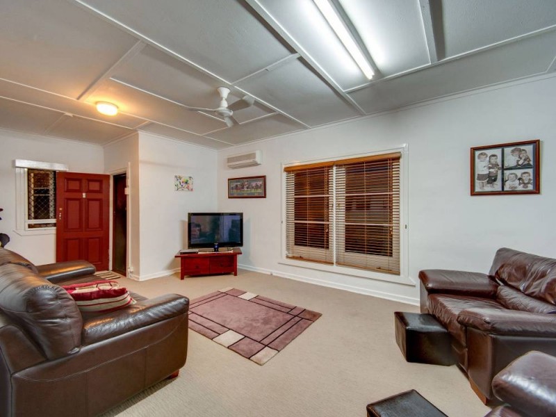 105 Main Avenue, Wavell Heights QLD 4012