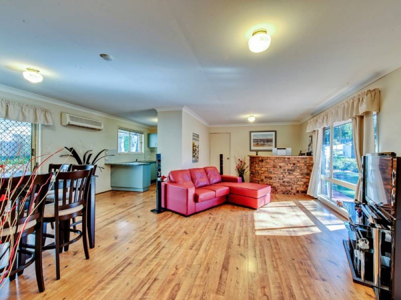 2 Bribie Place, Forest Lake QLD 4078