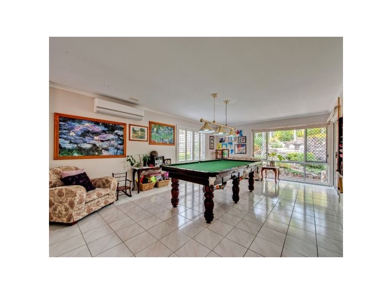 52 Chesterfield Crescent, Kuraby QLD 4112