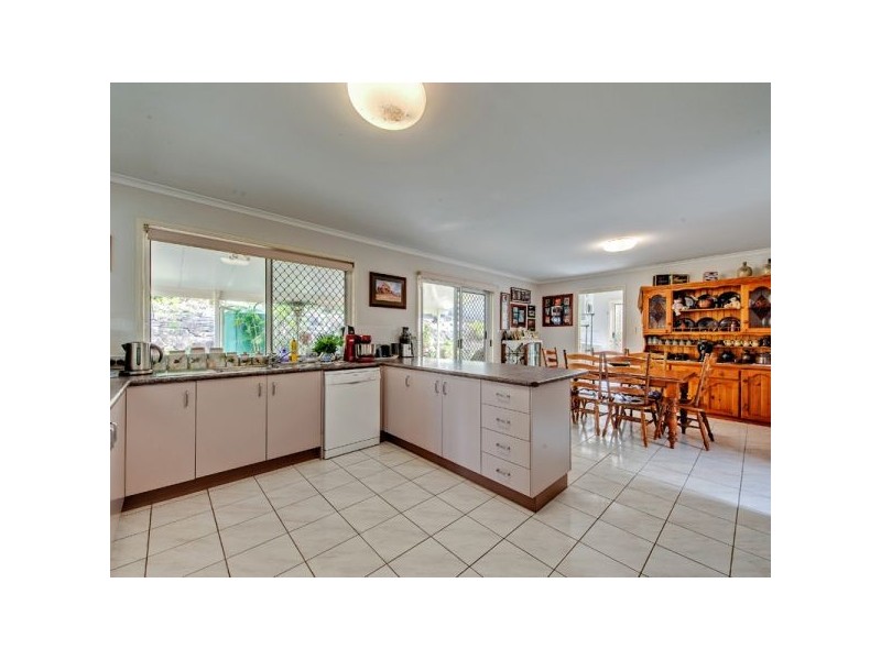 52 Chesterfield Crescent, Kuraby QLD 4112