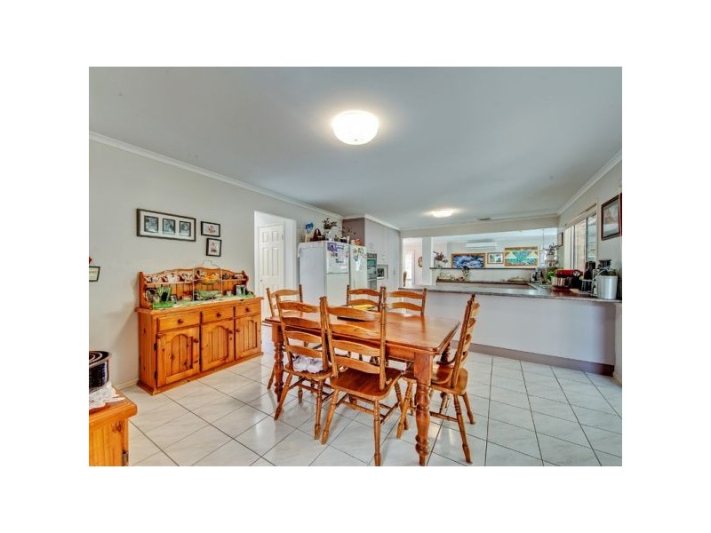 52 Chesterfield Crescent, Kuraby QLD 4112