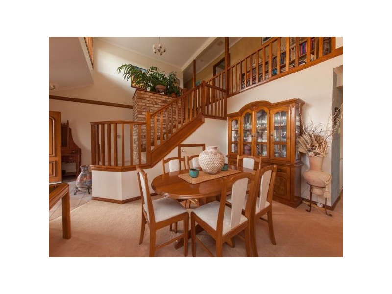 17 Merion Place, Carindale QLD 4152