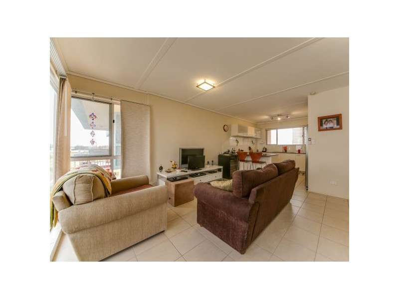 11/128 Marine Parade, Southport QLD 4215