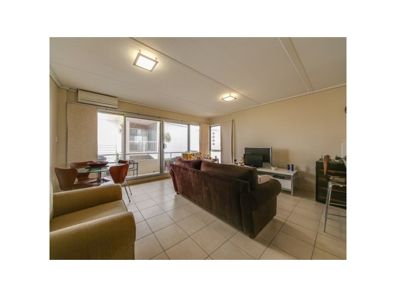 11/128 Marine Parade, Southport QLD 4215