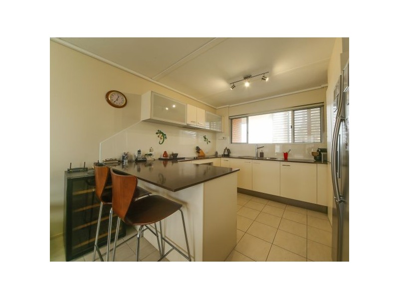 11/128 Marine Parade, Southport QLD 4215