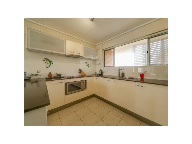 11/128 Marine Parade, Southport QLD 4215