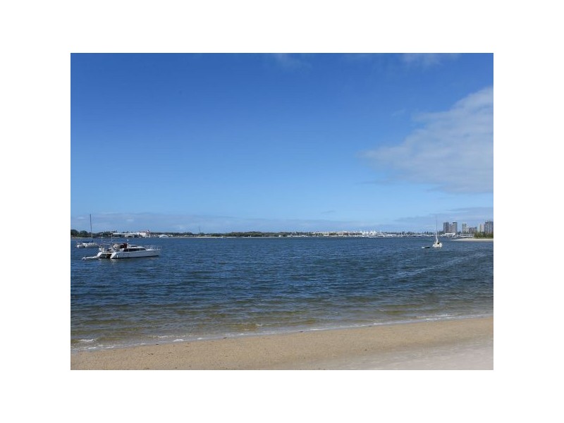 11/128 Marine Parade, Southport QLD 4215
