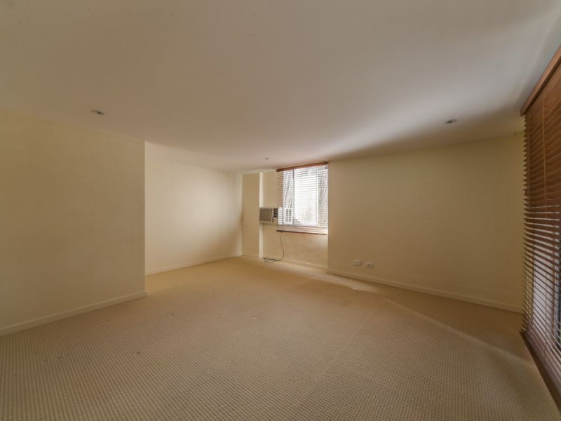 9 Glass Street, Ashmore QLD 4214