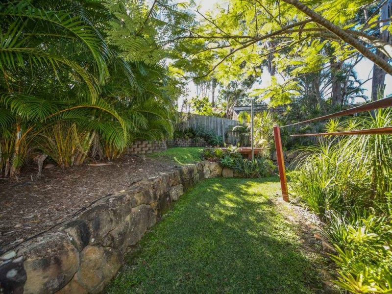 9 Glass Street, Ashmore QLD 4214