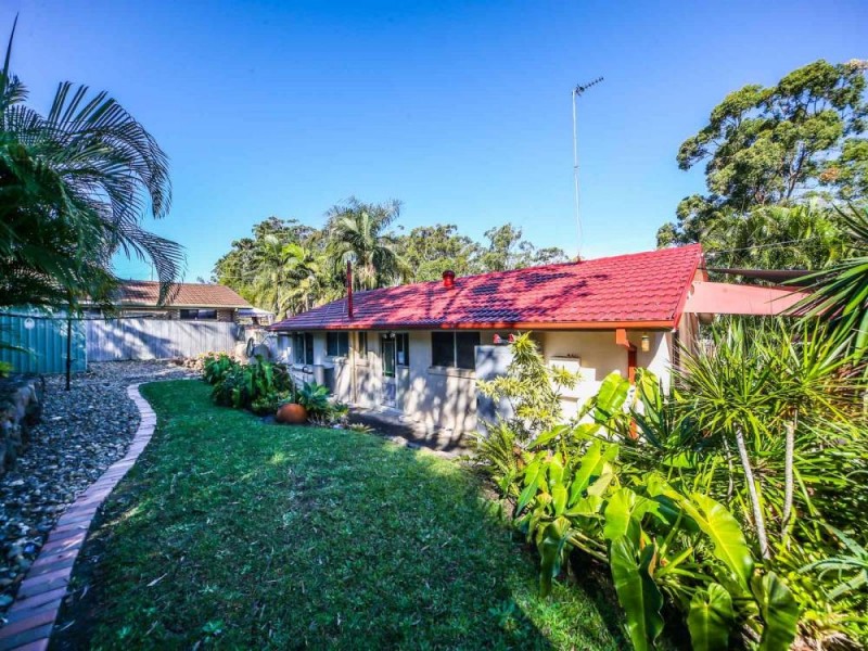 9 Glass Street, Ashmore QLD 4214