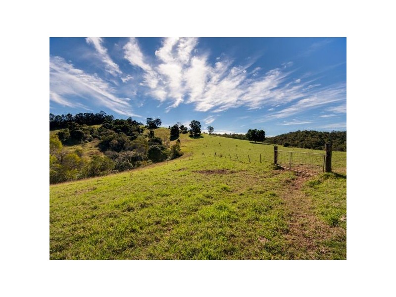 43 Dobsons Road, Clear Mountain QLD 4500