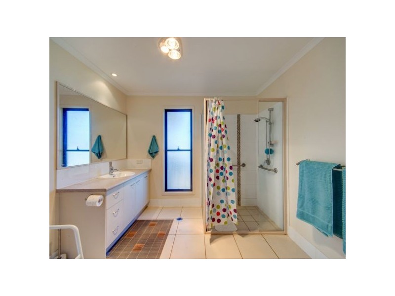 43 Dobsons Road, Clear Mountain QLD 4500