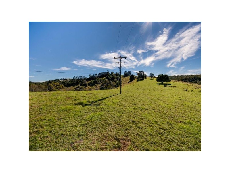43 Dobsons Road, Clear Mountain QLD 4500