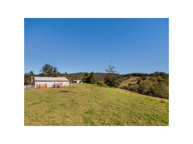 43 Dobsons Road, Clear Mountain QLD 4500