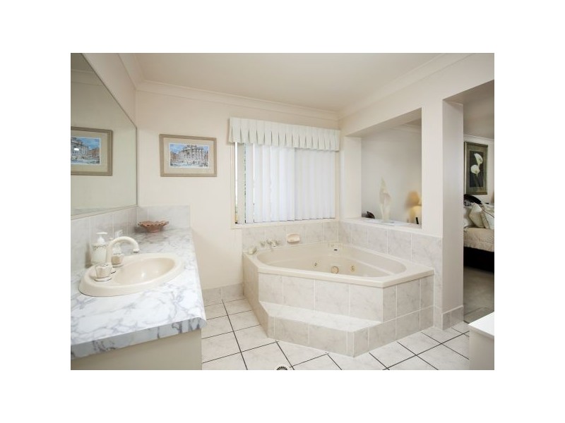 1 Handel Court, Eatons Hill QLD 4037