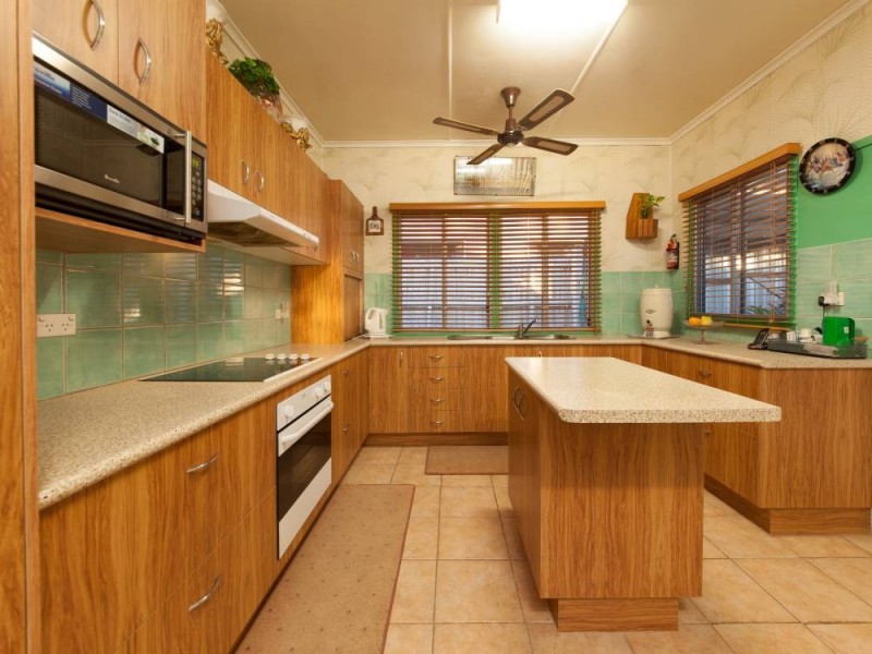 1107 Cavendish Road, Mount Gravatt East QLD 4122