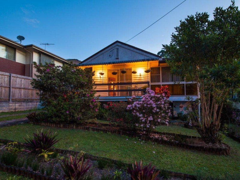 1107 Cavendish Road, Mount Gravatt East QLD 4122