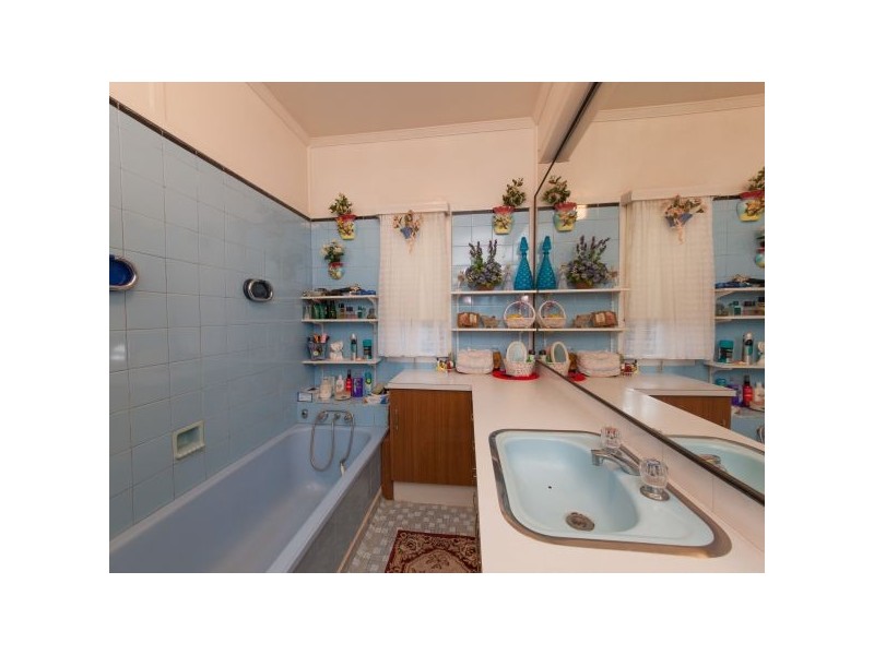 1107 Cavendish Road, Mount Gravatt East QLD 4122