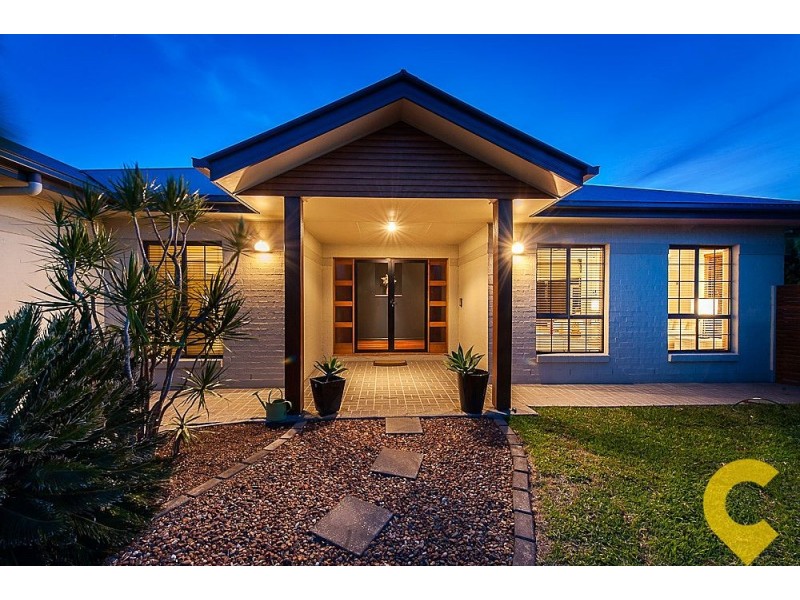 15 Ravensbourne Close, Parkinson QLD 4115