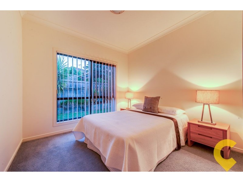 15 Ravensbourne Close, Parkinson QLD 4115