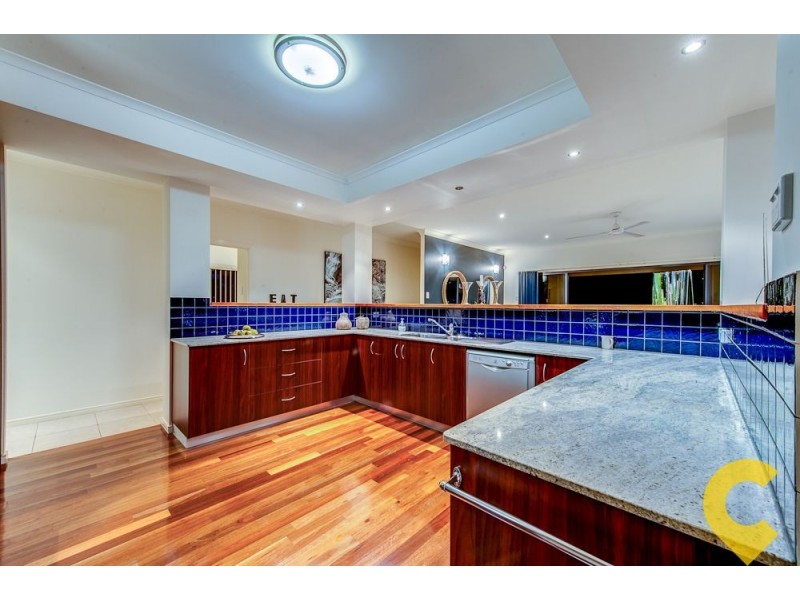 15 Ravensbourne Close, Parkinson QLD 4115