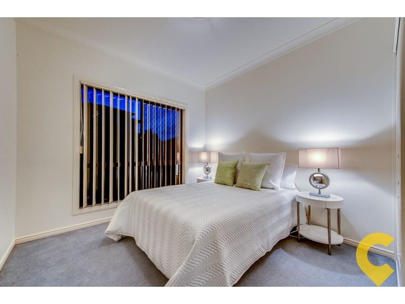 15 Ravensbourne Close, Parkinson QLD 4115