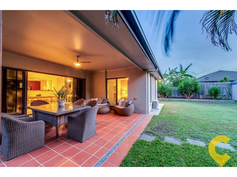 15 Ravensbourne Close, Parkinson QLD 4115