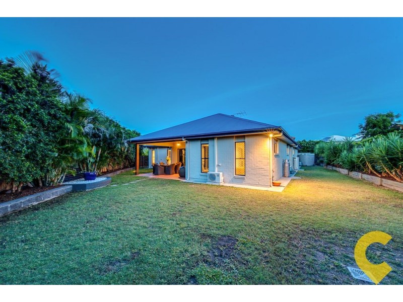 15 Ravensbourne Close, Parkinson QLD 4115