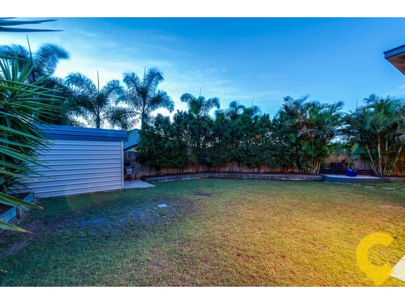 15 Ravensbourne Close, Parkinson QLD 4115