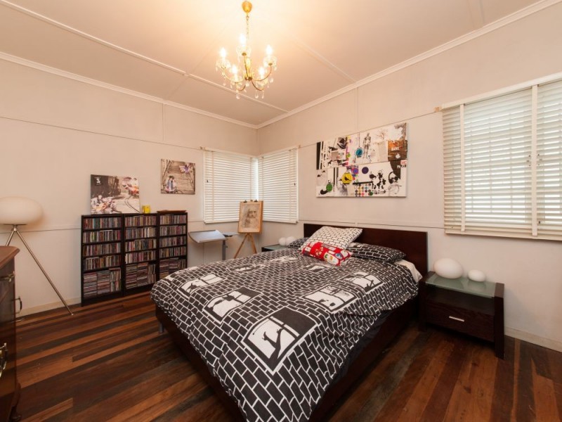 16 Doyle Street, Coorparoo QLD 4151