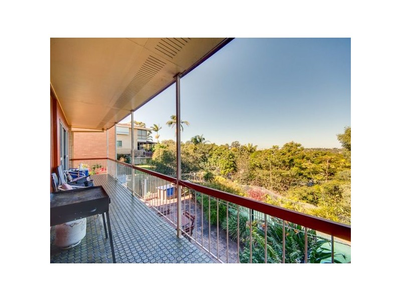 24 Caratel Street, Stafford Heights QLD 4053