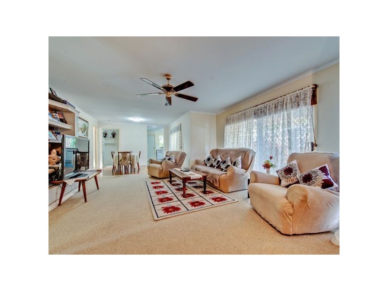 23 Eira Crescent, Edens Landing QLD 4207