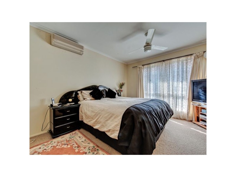 23 Eira Crescent, Edens Landing QLD 4207