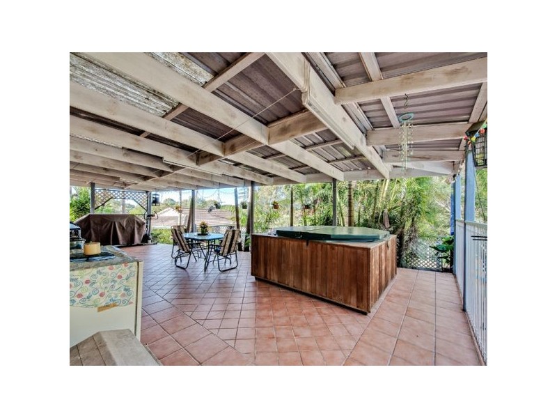 23 Eira Crescent, Edens Landing QLD 4207