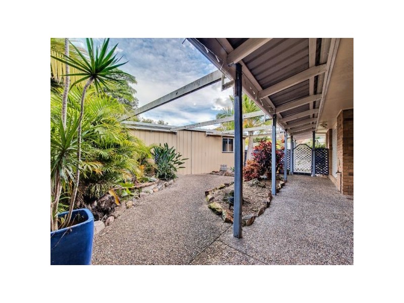 23 Eira Crescent, Edens Landing QLD 4207