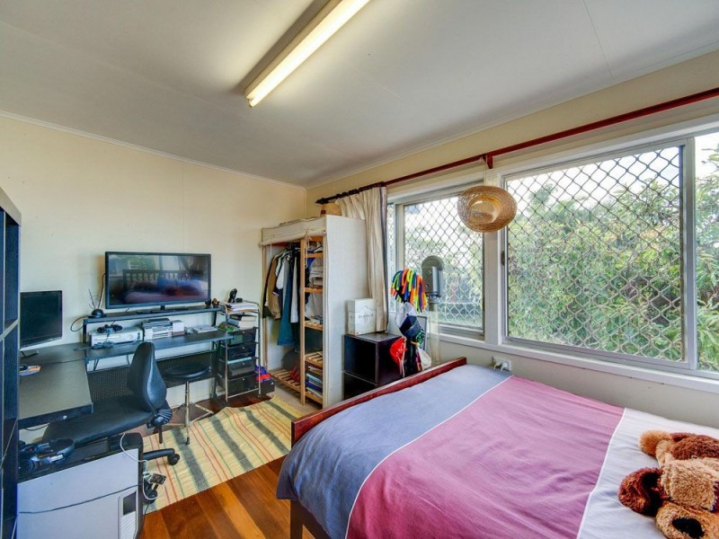 5 Sarina Street, Stafford Heights QLD 4053