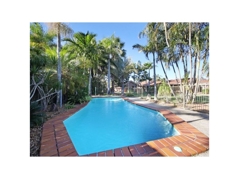 33 Rogers Street, Beachmere QLD 4510