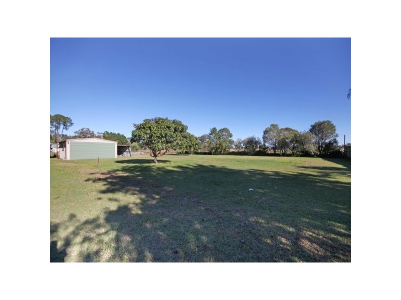 33 Rogers Street, Beachmere QLD 4510