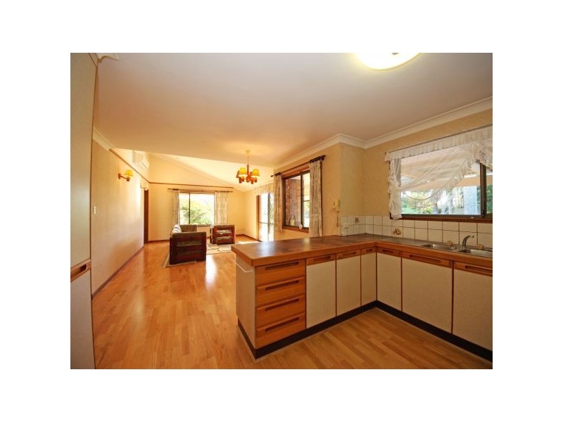 33 Rogers Street, Beachmere QLD 4510
