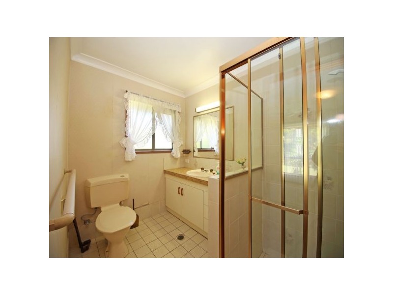 33 Rogers Street, Beachmere QLD 4510